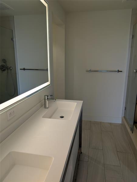 Image 16 of 17 For 2000 Metropica Way  1501