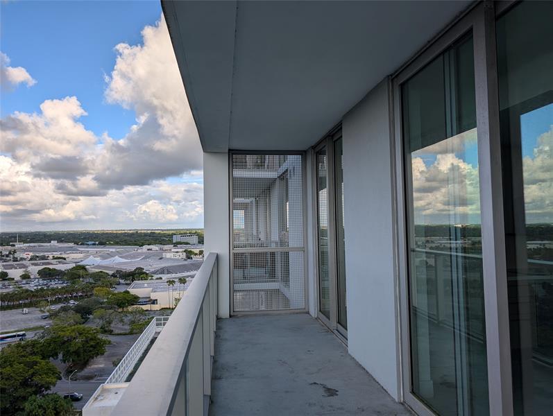 Image 7 of 17 For 2000 Metropica Way  1501