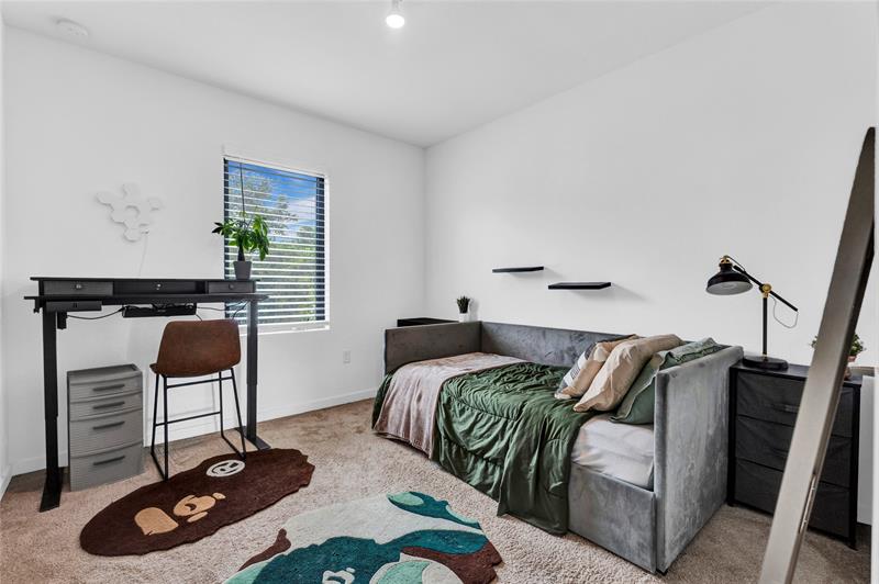 Image 12 of 21 For 425 17th St  