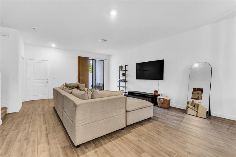 Image 15 of 21 For 425 17th St  