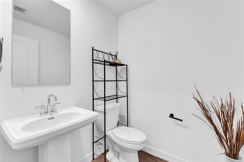 Image 18 of 21 For 425 17th St  