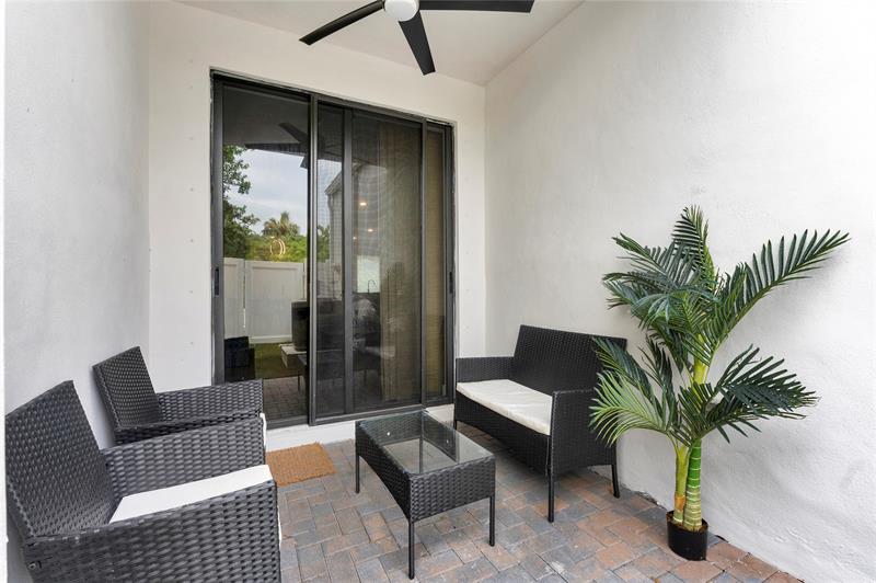 Image 20 of 21 For 425 17th St  