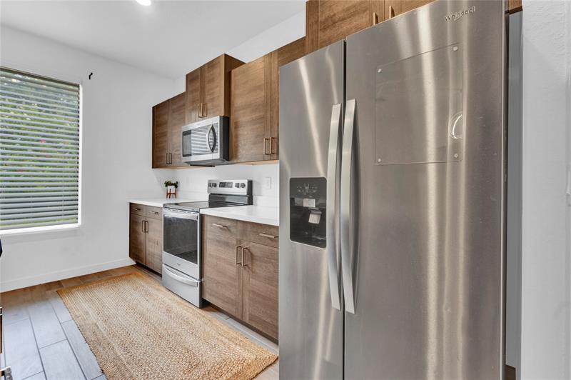 Image 6 of 21 For 425 17th St  