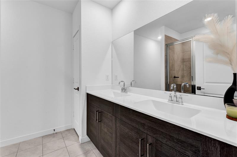 Image 8 of 21 For 425 17th St  