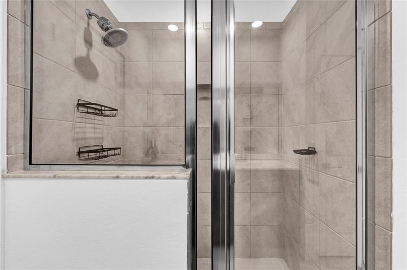 Image 9 of 21 For 425 17th St  