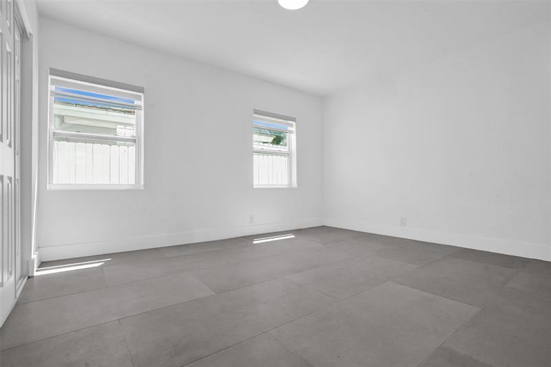 Image 18 of 40 For 1010 16th Ave