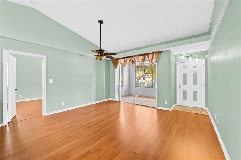 Image 14 of 22 For 711 Lyons Rd  14207