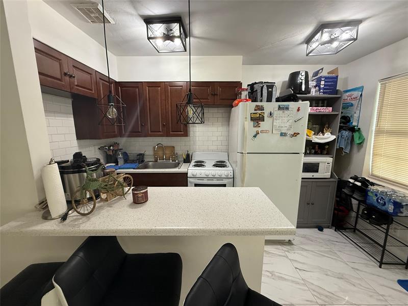 Image 4 of 10 For 421 11th St  1
