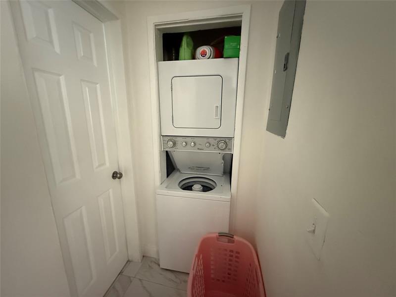 Image 7 of 10 For 421 11th St  1
