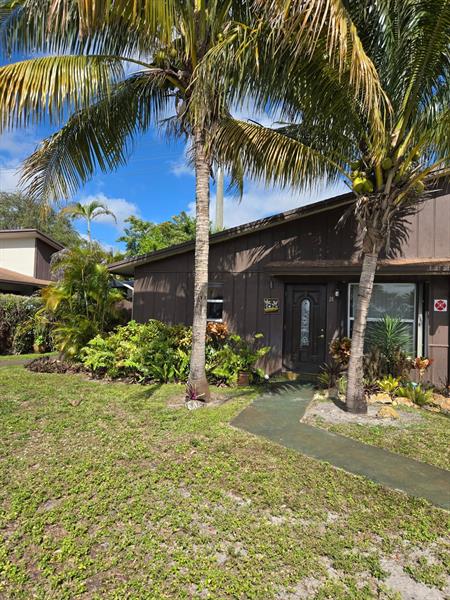 Image 18 of 19 For 3200 5th Ter  24