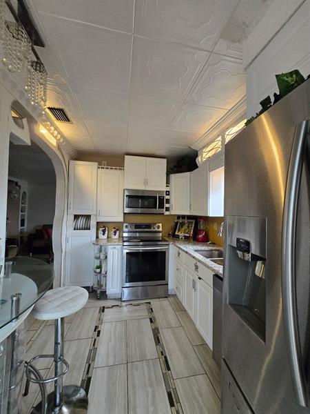 Image 6 of 19 For 3200 5th Ter  24