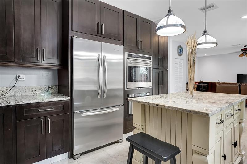 Image 11 of 40 For 10930 153 Ct