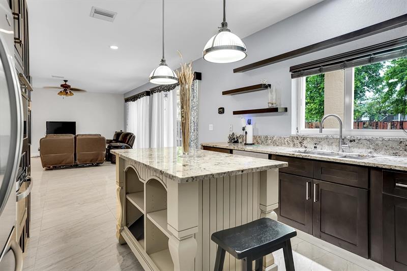 Image 12 of 40 For 10930 153 Ct