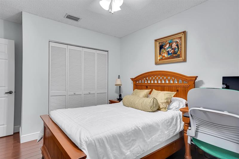 Image 26 of 40 For 10930 153 Ct
