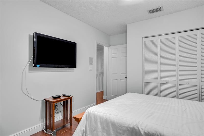 Image 27 of 40 For 10930 153 Ct
