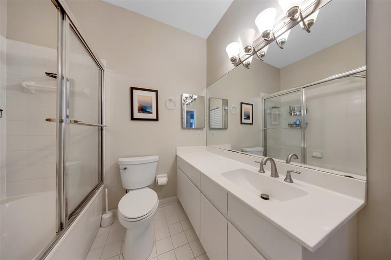 Image 17 of 21 For 4115 Carriage Dr  P2