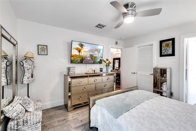 Image 12 of 30 For 3640 95th Ter  1k