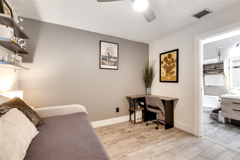 Image 17 of 30 For 3640 95th Ter  1k