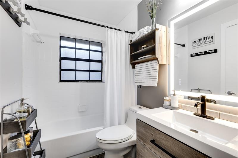 Image 19 of 30 For 3640 95th Ter  1k