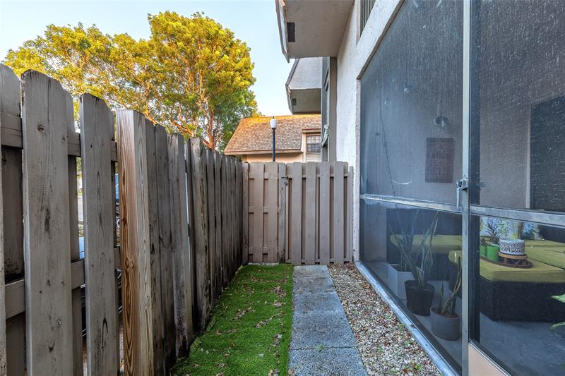 Image 25 of 30 For 3640 95th Ter  1k