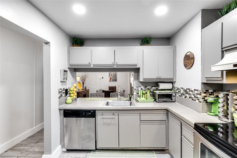 Image 3 of 30 For 3640 95th Ter  1k