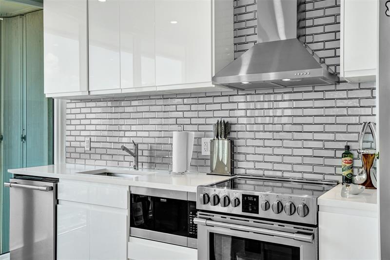 Image 11 of 58 For 2100 Ocean Ln  1202