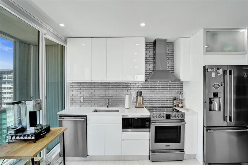 Image 13 of 58 For 2100 Ocean Ln  1202