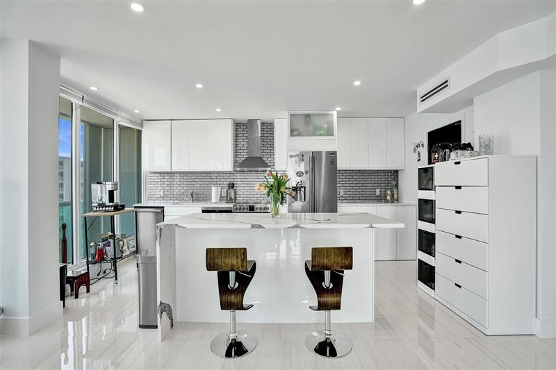 Image 14 of 58 For 2100 Ocean Ln  1202