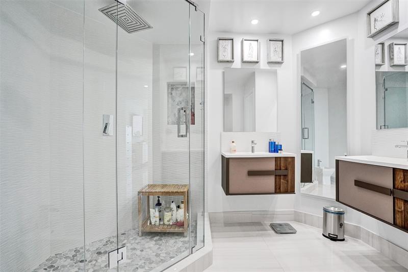 Image 36 of 58 For 2100 Ocean Ln  1202