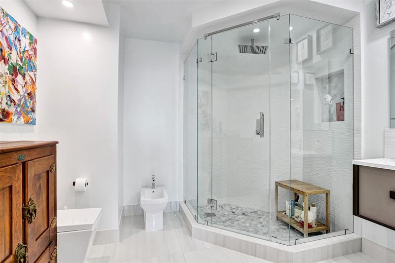 Image 37 of 58 For 2100 Ocean Ln  1202