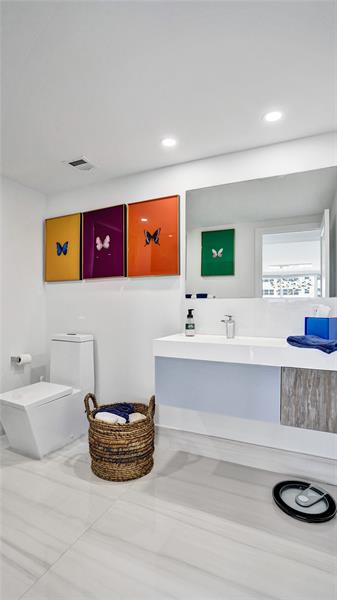 Image 43 of 58 For 2100 Ocean Ln  1202