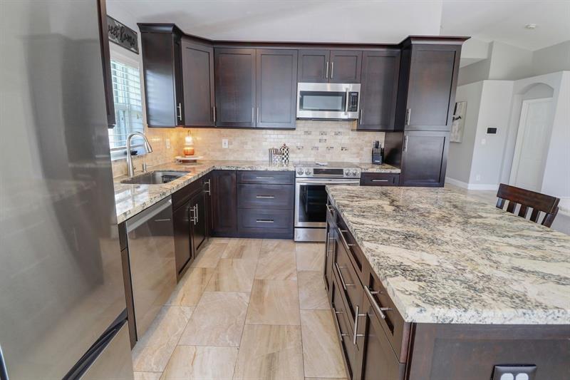 Image 12 of 33 For 8260 Palm Gate Dr