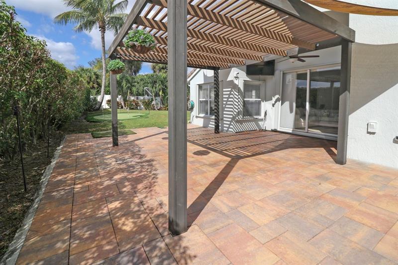Image 26 of 33 For 8260 Palm Gate Dr