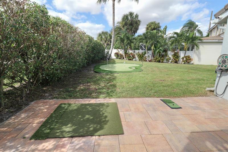 Image 28 of 33 For 8260 Palm Gate Dr