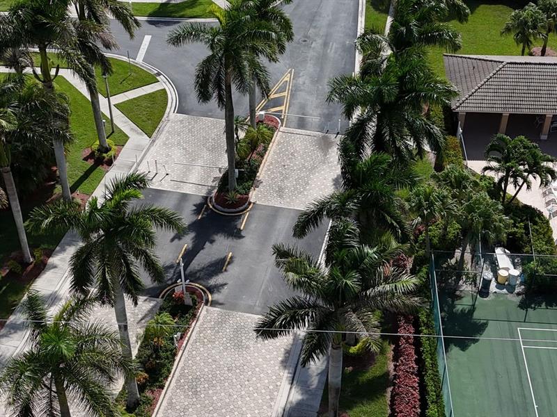 Image 32 of 33 For 8260 Palm Gate Dr
