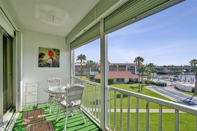 Image 40 of 74 For 105 19th Ave  352