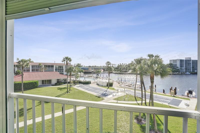 Image 43 of 74 For 105 19th Ave  352