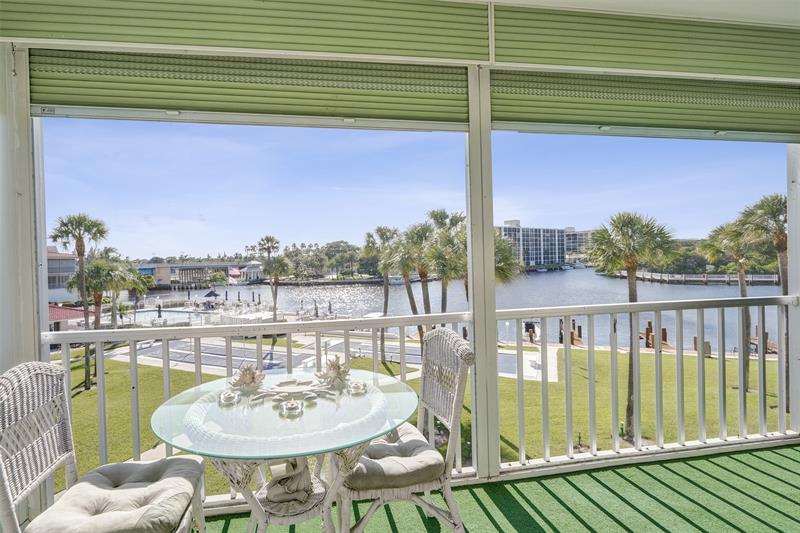 Image 44 of 74 For 105 19th Ave  352