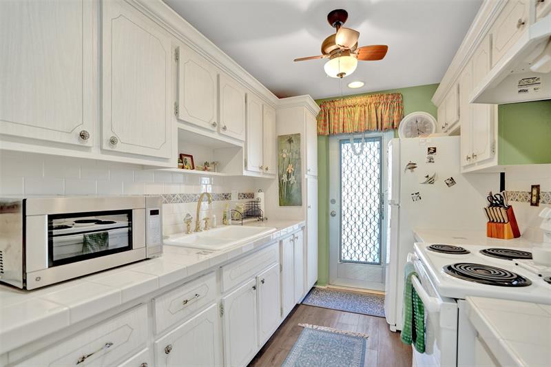 Image 47 of 74 For 105 19th Ave  352