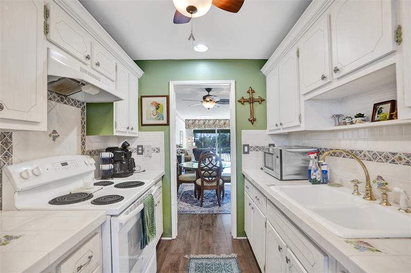 Image 48 of 74 For 105 19th Ave  352