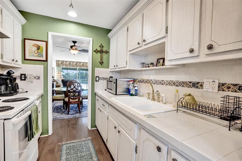 Image 50 of 74 For 105 19th Ave  352