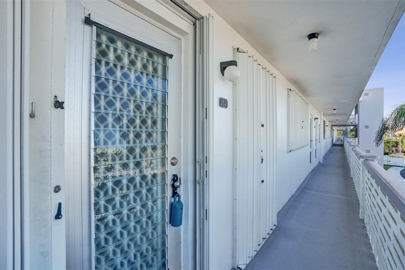 Image 51 of 74 For 105 19th Ave  352