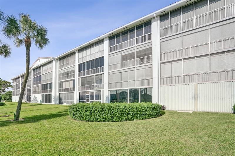 Image 52 of 74 For 105 19th Ave  352