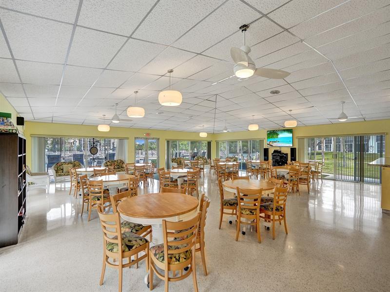 Image 7 of 74 For 105 19th Ave  352