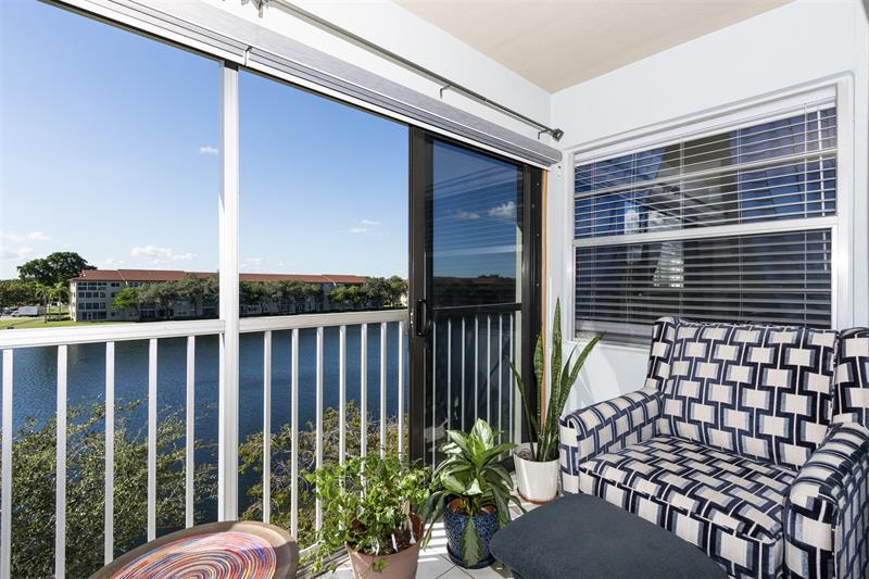 Image 18 of 35 For 12900 13th St  403e