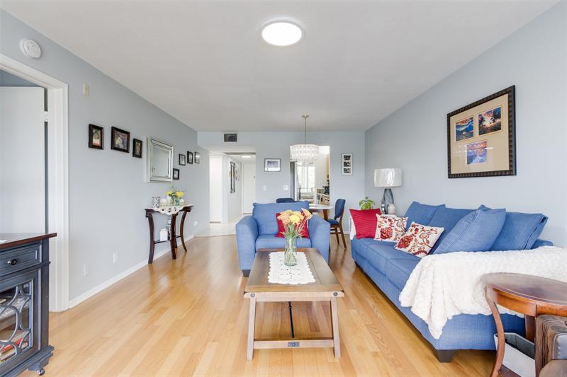 Image 20 of 35 For 12900 13th St  403e