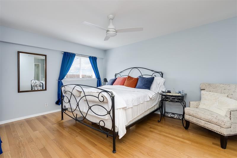 Image 22 of 35 For 12900 13th St  403e