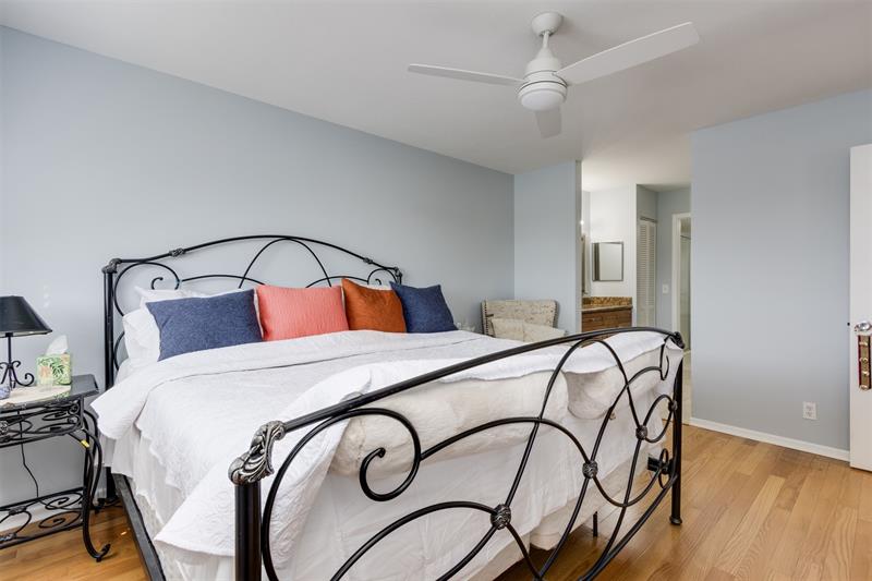 Image 23 of 35 For 12900 13th St  403e