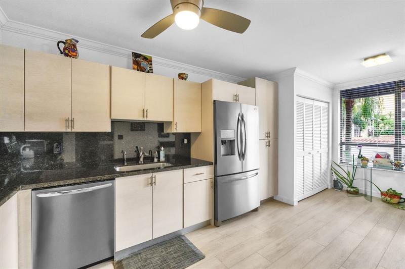 Image 13 of 35 For 7178 Promenade Dr  202