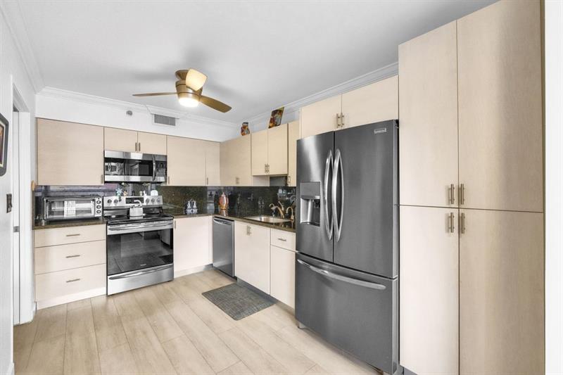 Image 14 of 35 For 7178 Promenade Dr  202